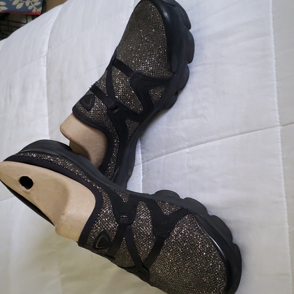 SPARKLE with Easy Spirit